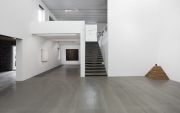<p>展览现场，<em>侧棱</em>，麦勒画廊 北京-卢森，中国北京，2013年3月2日 &ndash; 4月28日</p>
