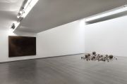 <p>展览现场，<em>侧棱</em>，麦勒画廊 北京-卢森，中国北京，2013年3月2日 &ndash; 4月28日</p>

