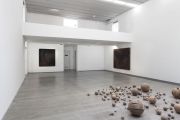 <p>展览现场，<em>侧棱</em>，麦勒画廊 北京-卢森，中国北京，2013年3月2日 &ndash; 4月28日</p>
