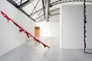 <p>展览现场，马里昂&middot;巴鲁克，Marion Baruch<em>Structures of Radical Will</em>，2021，卡布基金会（Fondation CAB），比利时布鲁塞尔，2021年3月24日 - 7月24日，图片：Lola Pertsowsky&nbsp;</p>
