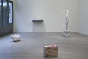 <p>展览现场，<em>M&aacute;rmakos</em>，麦勒画廊 北京-卢森，瑞士卢森，2015年3月3日－2015年5月9日</p>
