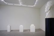 <p>展览现场，<em>M&aacute;rmakos</em>，麦勒画廊 北京-卢森，瑞士卢森，2015年3月3日－2015年5月9日</p>
