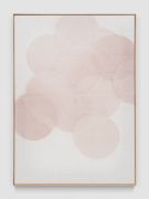 <p>米尔科&middot;巴泽吉亚，<em>cell division</em>，2022，来自Tessanda Val M&uuml;stair的手工亚麻布，落叶松木，矿物颜料，77 x 55 x 2.2 cm；图片：Stefan Altenburger</p>
