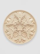 <p>米尔科&middot;巴泽吉亚，<em>Antupada II - The Bee dreams up the Flower and the Flower dreams up the Bee</em>，2022，2/5，石膏，矿物颜料，&Oslash; 55 cm，5版 + 1 AP</p>
