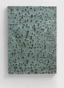 <p isrender="true">米尔科&middot;巴泽吉亚，<em isrender="true">Landscape of growing</em>，2017，青铜（古色绿色），77.5 x 56 x 4 cm，3 版 + 1 AP</p>
