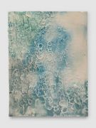 <p isrender="true">米尔科&middot;巴泽吉亚，<em isrender="true">La pel digl g&ocirc;t (greenblue)</em>，2015，陶瓷，颜料上釉，44 x 33 x 1.1 cm，由Stefan Altenburger提供</p>

