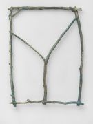 <p>米尔科&middot;巴泽吉亚，<em>Val-Bella (greenyellow)</em>，2015，陶瓷，颜料上釉，44 x 33 x 2.2 cm</p>

