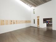 <p isrender="true">展览现场，<em>故乡：瞬时之作与缓慢之作</em>，麦勒画廊 北京-卢森，2010年9月4日 &ndash; 10月31日​​​​​​​</p>
