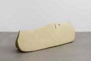 <p>Miao Miao, <em>Boat</em>, 2023, plastic, foaming powder, acrylic, steel wire, 89 x 275 x 68 cm</p>
