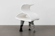<p>Miao Miao, <em>Lyra</em>, 2023, plastic, foaming powder, acrylic, steel wire, fabric, 118 x 87 x 63 cm</p>
