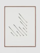 <p>米尔科&middot;巴泽吉亚，<em>spores missile</em>，2021，纸上鸡腿蘑内的墨水，44 x 33 cm；47.5 x 36.5 cm (带框)；图片：Stefan Altenburger</p>
