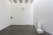 <p>展览现场，<em>guarda 看</em>，麦勒画廊 北京-卢森，中国北京，2013年11月16日 &ndash; 2014年1月19日</p>

