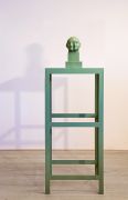 <p>乌尔斯&middot;吕蒂，<em>Selfportrait (small monument for important old men Nr. 3) </em>，2012 / 2019，青铜着色，独版，150 x 50 x 50 cm</p>
