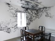 <p>尤莉亚&middot;斯坦纳，<em isrender="true">plot (meeting space)</em>，2012，墙体绘画，水粉，511 x 358 x 290 cm，特定空间绘画</p>
