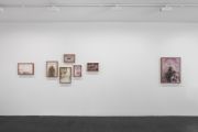 <p>展览现场，雷娜&middot;裴<em>，skin in my stomach</em>，麦勒画廊，瑞士苏黎世（拉米街），2025年11月13日 - 2026年1月17日，图片：Oliver K&uuml;mmerli</p>

