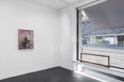 <p>展览现场，雷娜&middot;裴<em>，skin in my stomach</em>，麦勒画廊，瑞士苏黎世（拉米街），2025年11月13日 - 2026年1月17日，图片：Oliver K&uuml;mmerli</p>
