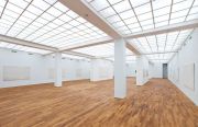 <p>展览现场，<em>邱世华. WEISSES FELD/WHITE FIELD</em>，柏林汉堡车站现代美术馆，德国柏林，2012年4月26日 - 8月5日</p>
