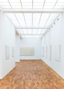 <p>展览现场，<em>邱世华. WEISSES FELD/WHITE FIELD</em>，柏林汉堡车站现代美术馆，德国柏林，2012年4月26日 - 8月5日</p>

