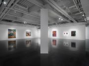 <p>展览现场，<em>章鱼山</em>，上海油罐艺术中心，中国上海，2024年3月1日 &ndash; 6月2日，图片提供：上海油罐艺术中心，图片：JJYPHOTO</p>
