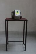 <p>塔尼娅&middot;戈埃尔，<em>C.P.W.D. Fragments - 60,&nbsp;Kidwai Nagar</em>，2019，拆迁工地回收建筑废料，24.2 x 24.2 x 25.4 cm; 63.5 x 46 x 30.5 cm（托架）</p>
