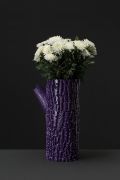 <p>Tobias Rehberger, <em>Shao Fan</em>,&nbsp;2019, ongoing series of vase portraits, PLA Filament (3D printed), chrysanthemums, 50 x 29 x 24 cm (vase)</p>
