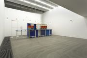 <p>展览现场，<em>Das Kind Muss Raus 生</em>，麦勒画廊 北京-卢森，中国北京，2014年5月3日 &ndash; 7月6日</p>
