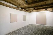 <p>展览现场，<em>Transition</em>，张雪瑞，米尔科&middot;巴泽吉亚， 马里昂&middot;巴鲁克，麦勒画廊 北京-卢森，瑞士Ardez， 2021年2月13日 - 4月5日</p>
