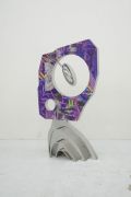 <p>王墒，<em>Gerin No. 11</em>，2017-2018，不锈钢，丝网印，200 x 120 x 55 cm</p>

