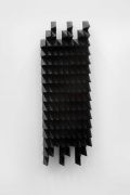 <p>杨牧石，<em>延伸 - 支</em>，2019，木梯，油漆，96 x 32.4 x 20.2 cm</p>
